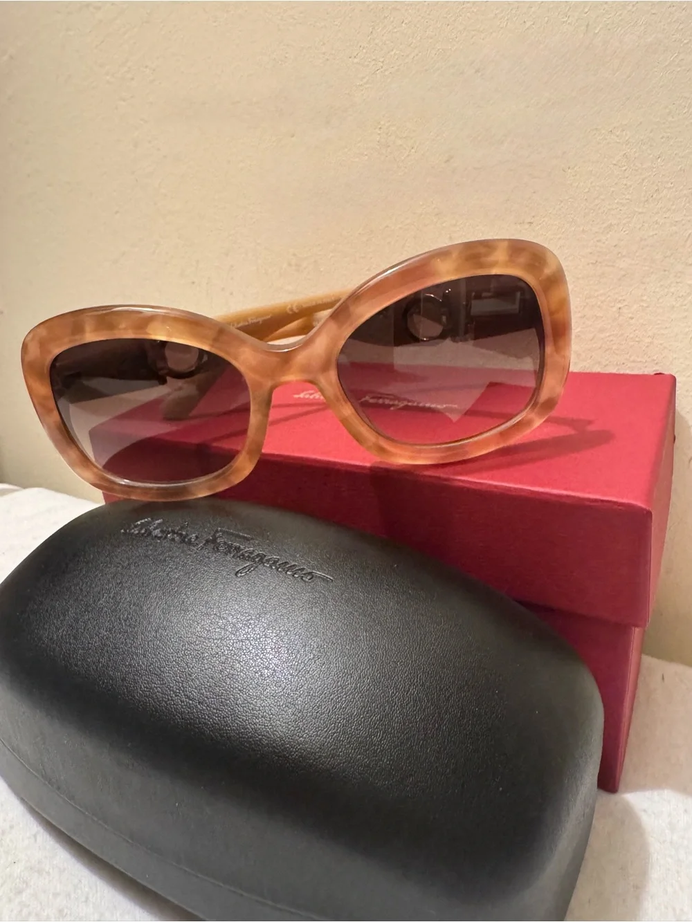 NWT Salvatore Ferragamo SF728S Rose Marble Sunglasses Full Set Made in Italy